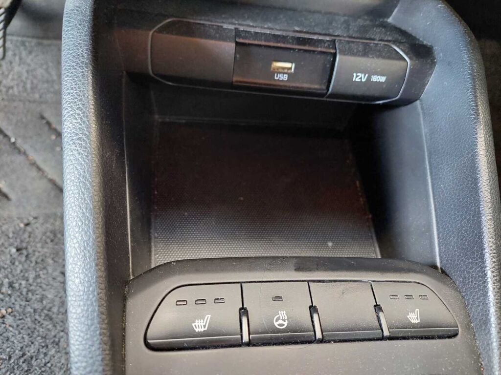 Kia Rio 2021 Hopea