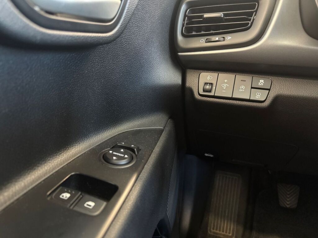 Kia Rio 2021 Hopea
