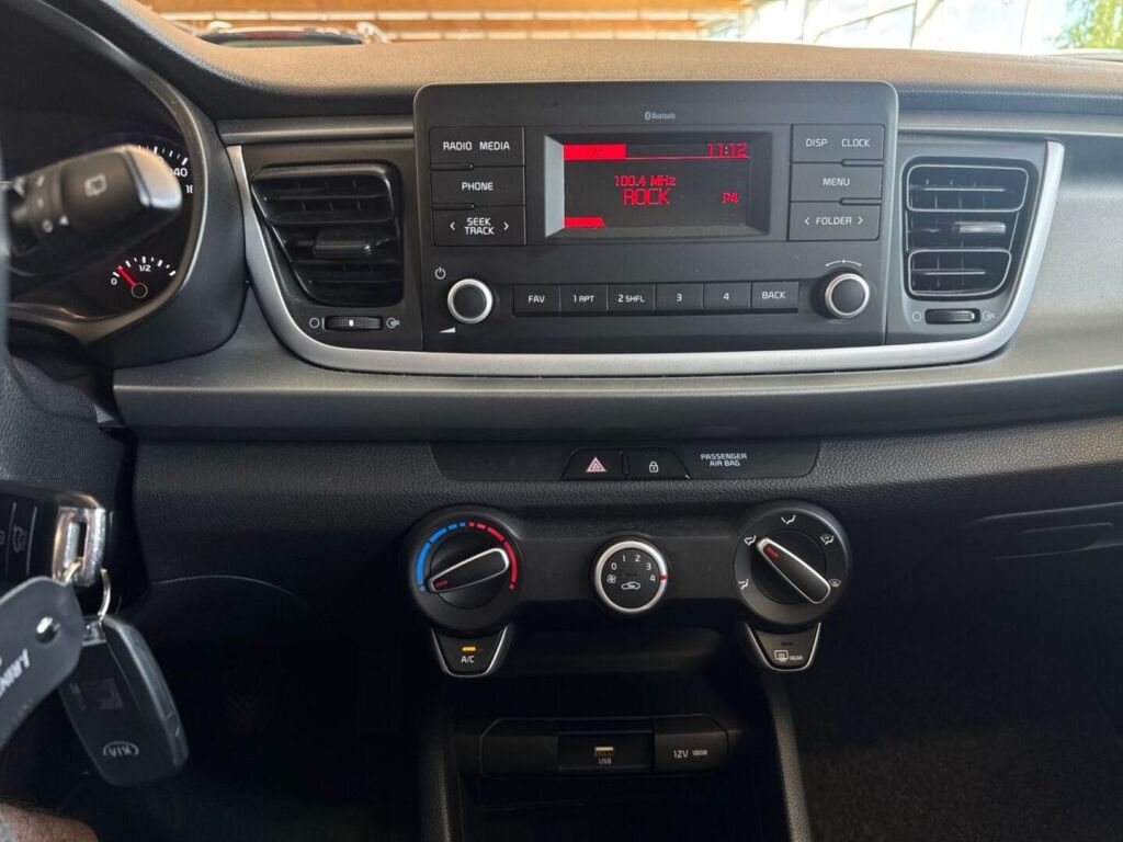 Kia Rio 2021 Hopea
