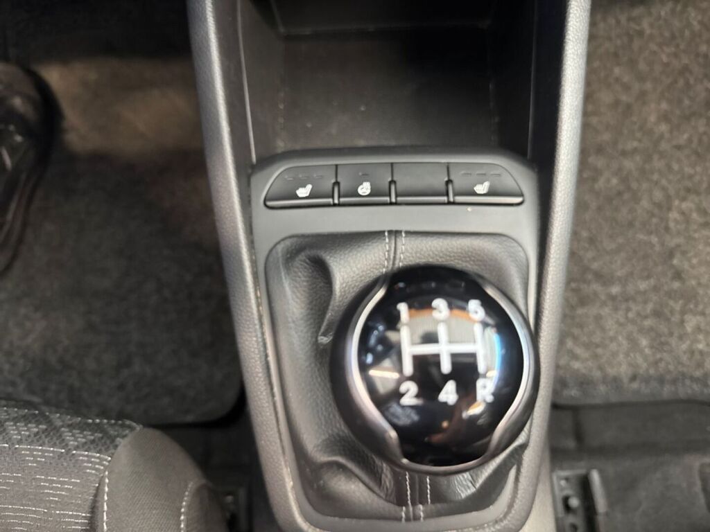 Kia Rio 2021 Hopea