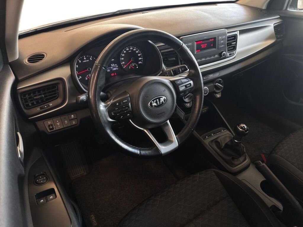 Kia Rio 2021 Hopea