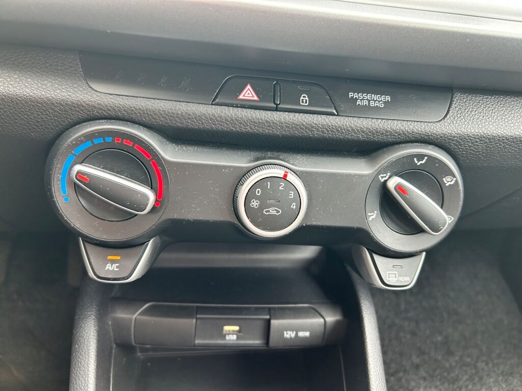 Kia Rio 2021 Sininen