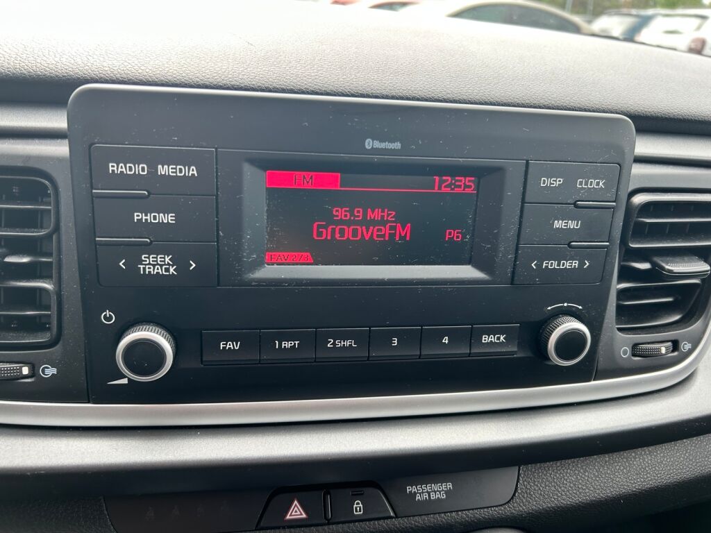 Kia Rio 2021 Sininen