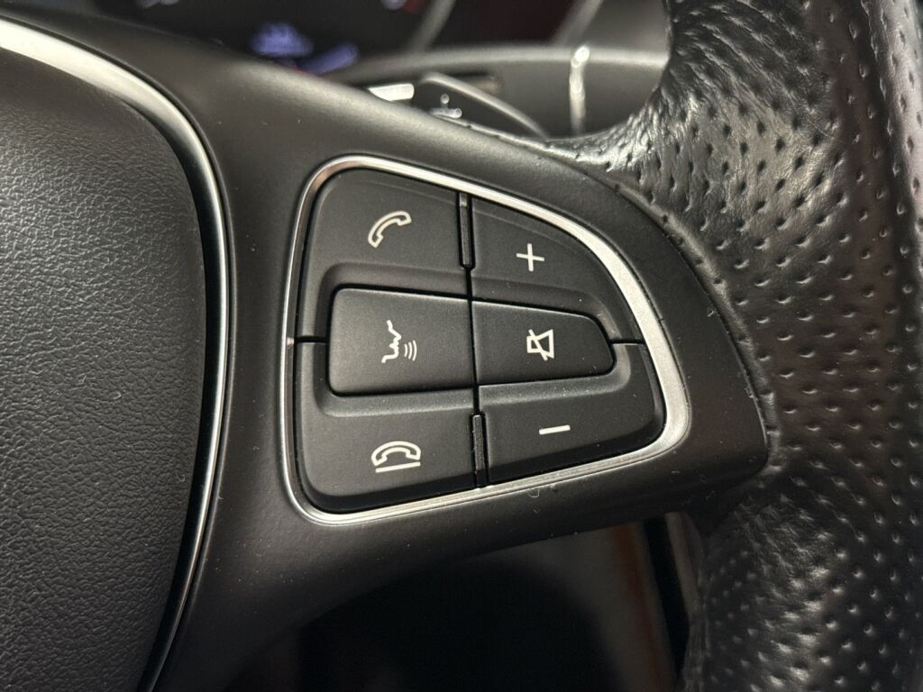 Mercedes-Benz C 2016 Musta