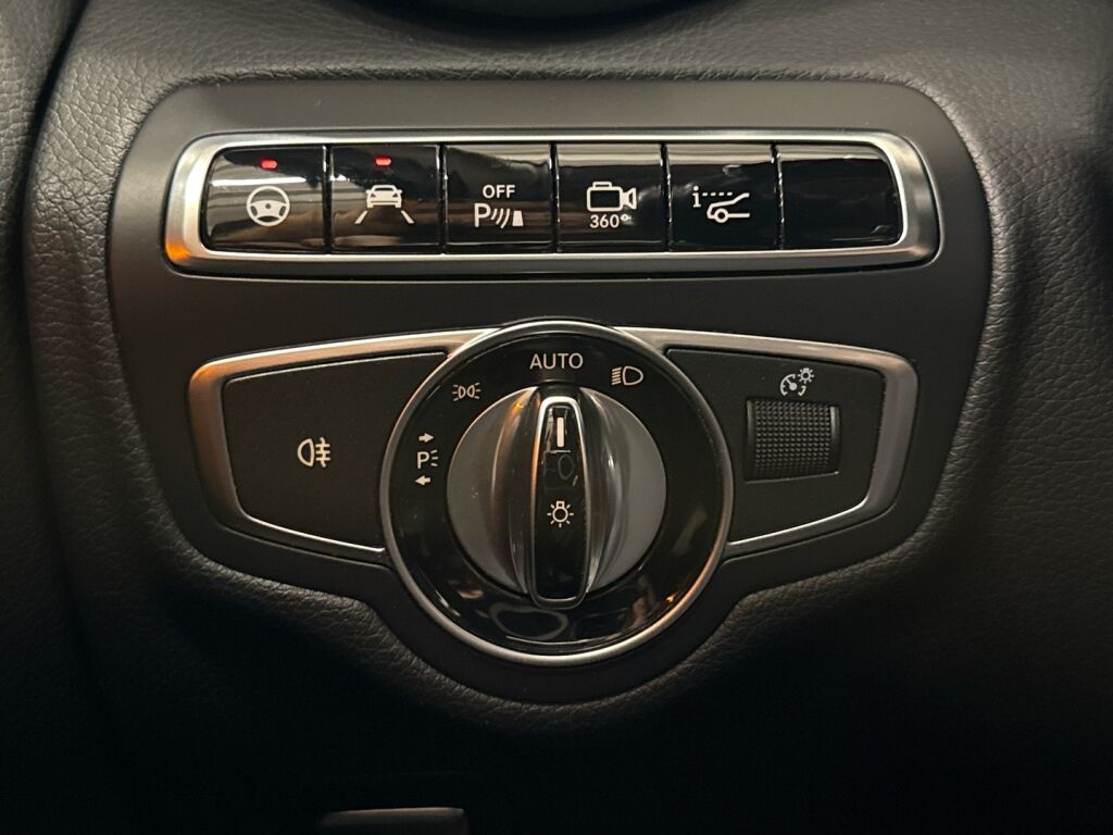 Mercedes-Benz C 2016 Musta