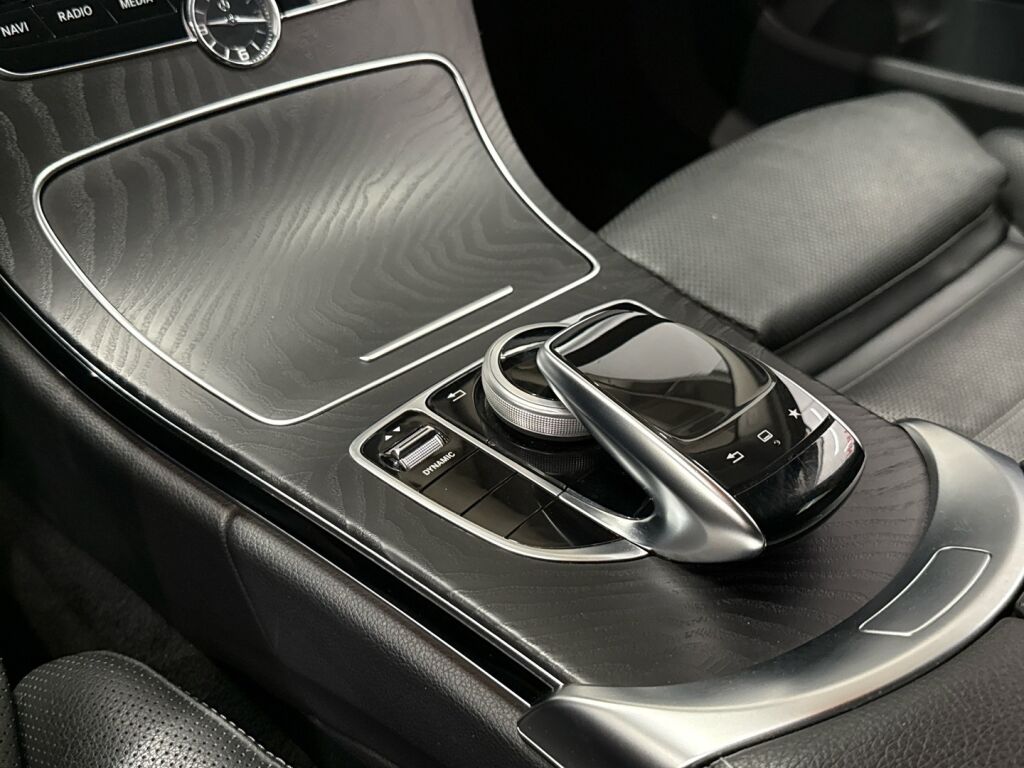 Mercedes-Benz C 2016 Musta