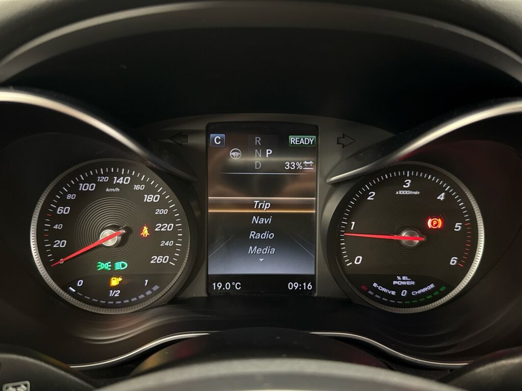 Mercedes-Benz C 2016 Musta