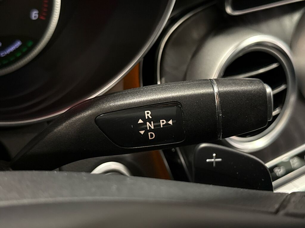 Mercedes-Benz C 2016 Musta