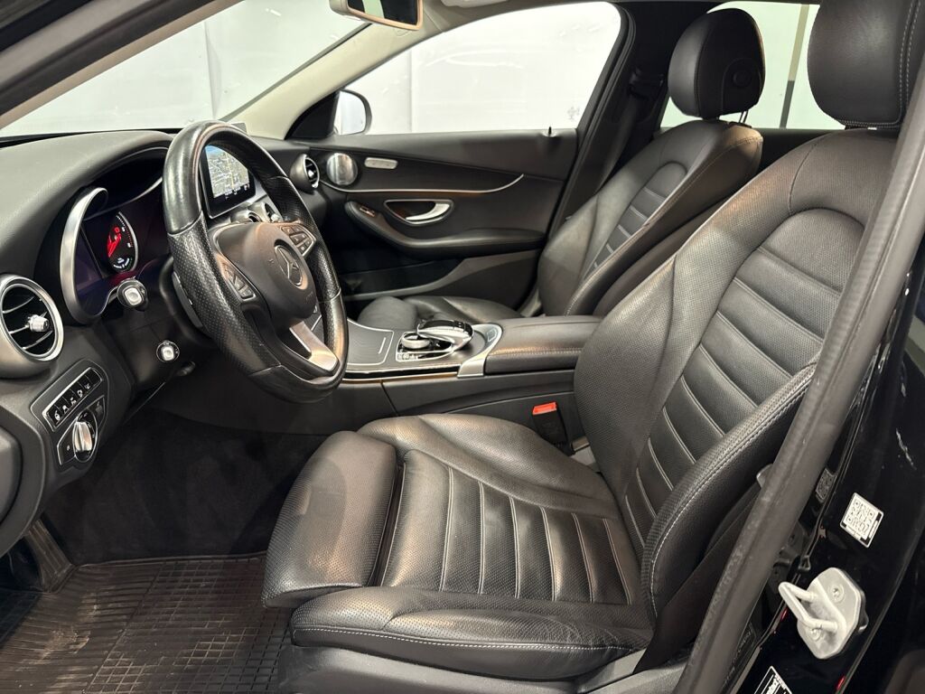 Mercedes-Benz C 2016 Musta
