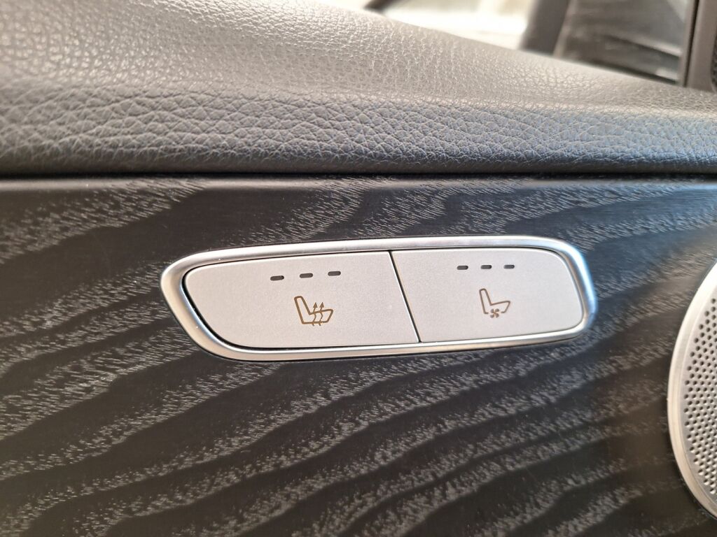 Mercedes-Benz C 2016 Musta