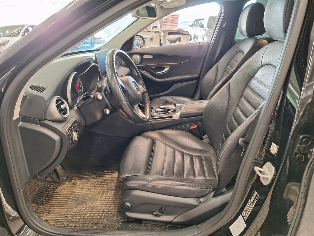 Mercedes-Benz C 2016 Musta