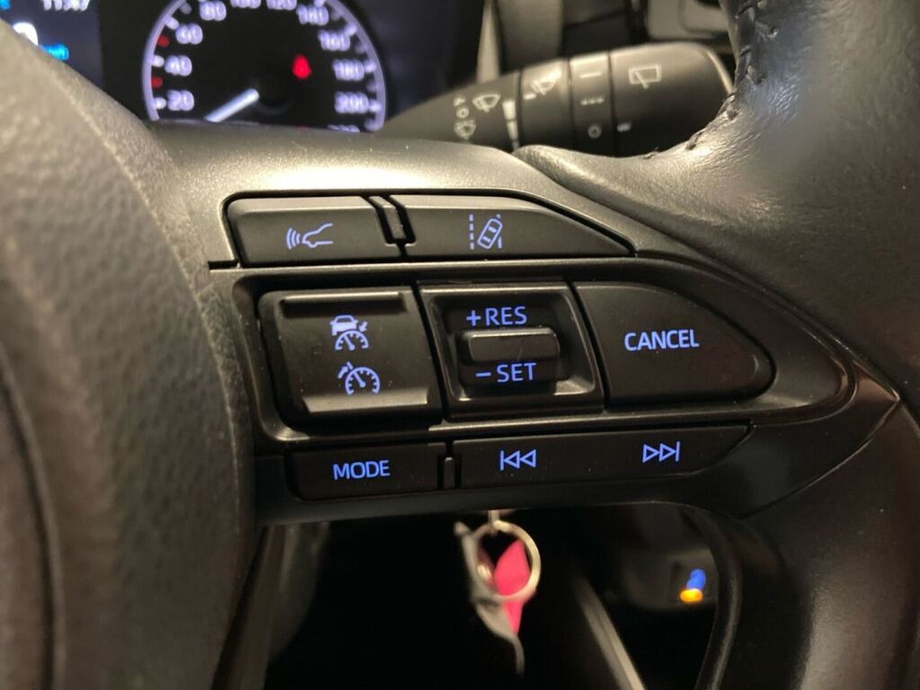 Toyota Yaris 2020 Valkoinen