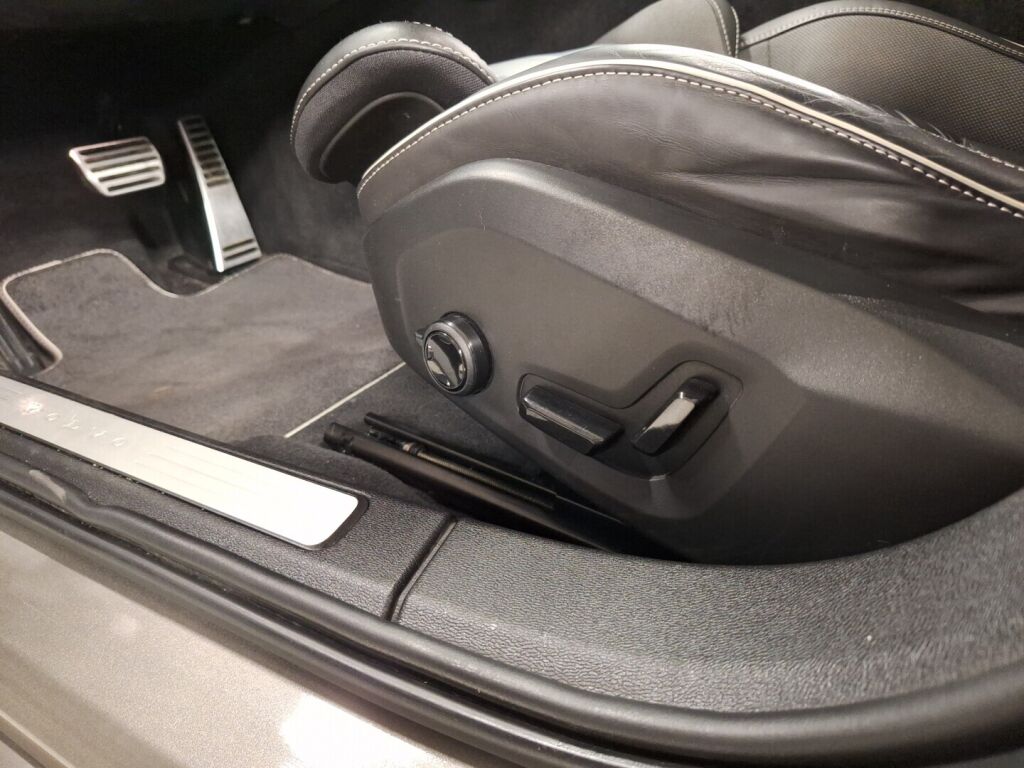 Volvo V60 2021 Harmaa