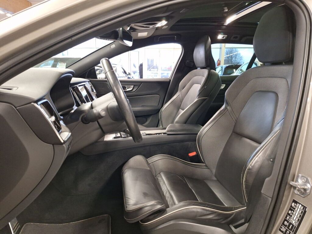 Volvo V60 2021 Harmaa