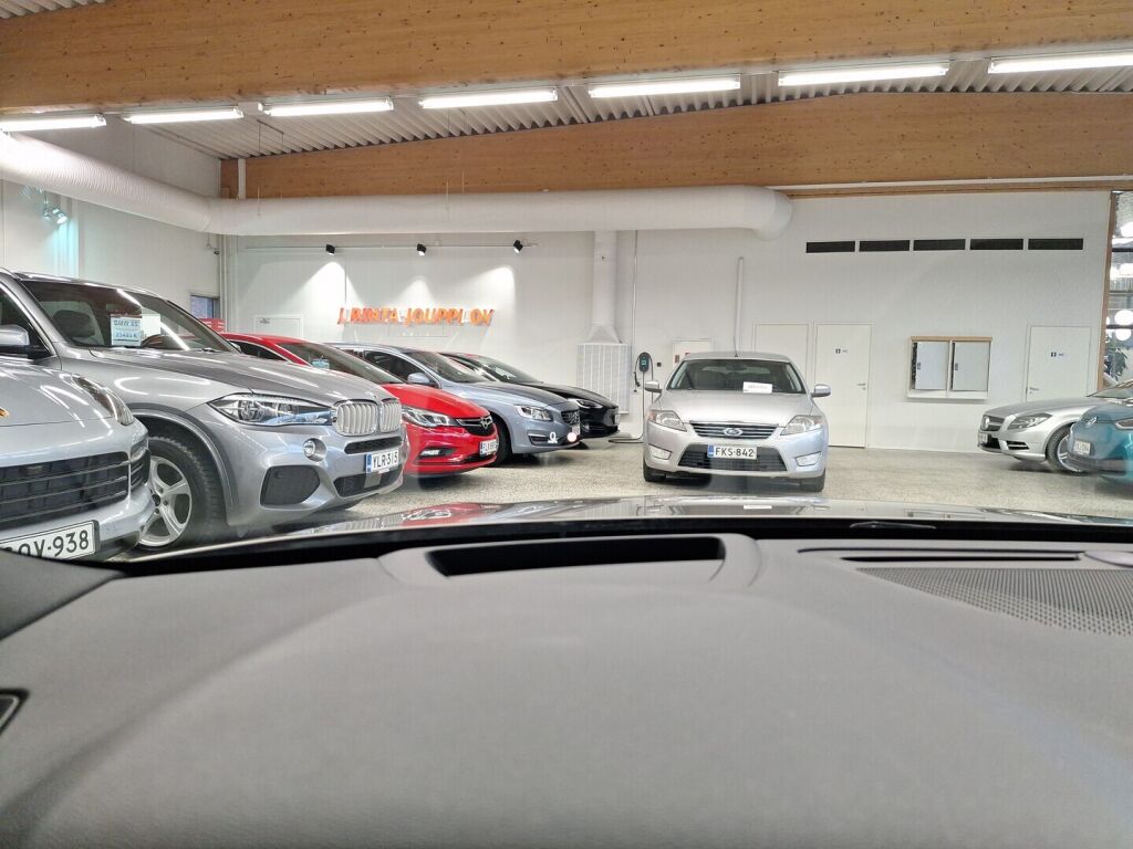 Volvo V60 2021 Harmaa