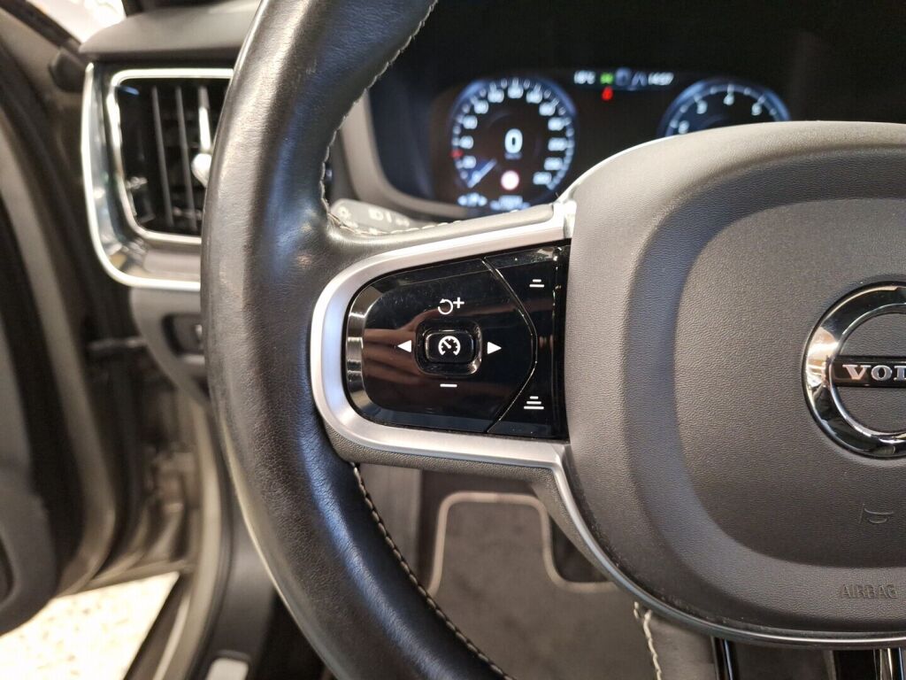 Volvo V60 2021 Harmaa