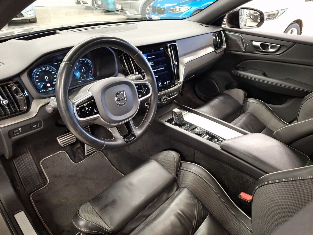 Volvo V60 2021 Harmaa