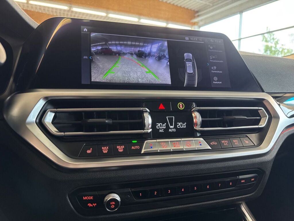 BMW 330 2021 Musta
