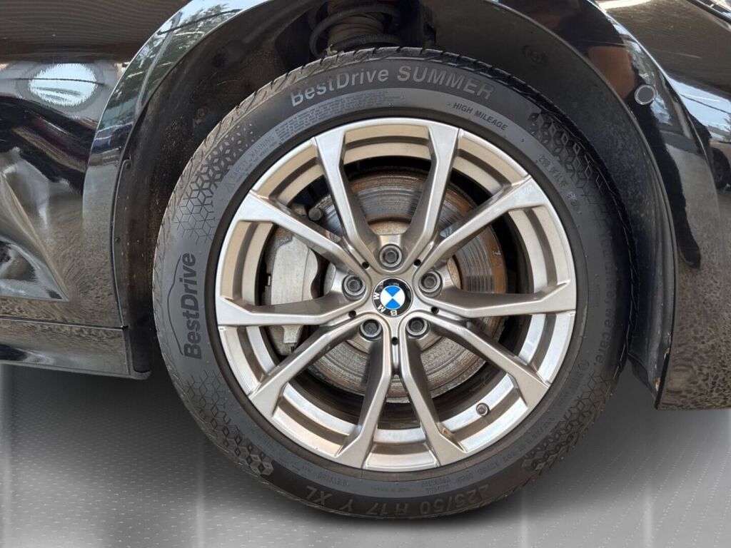 BMW 330 2021 Musta