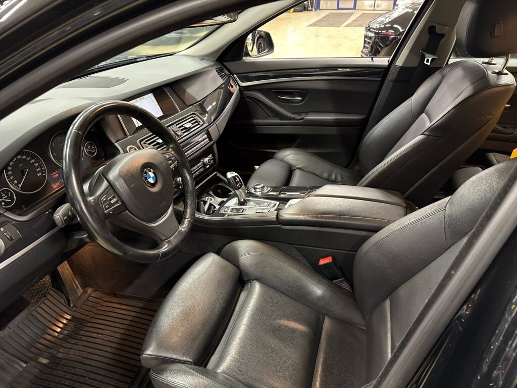 BMW 520 2014 Musta
