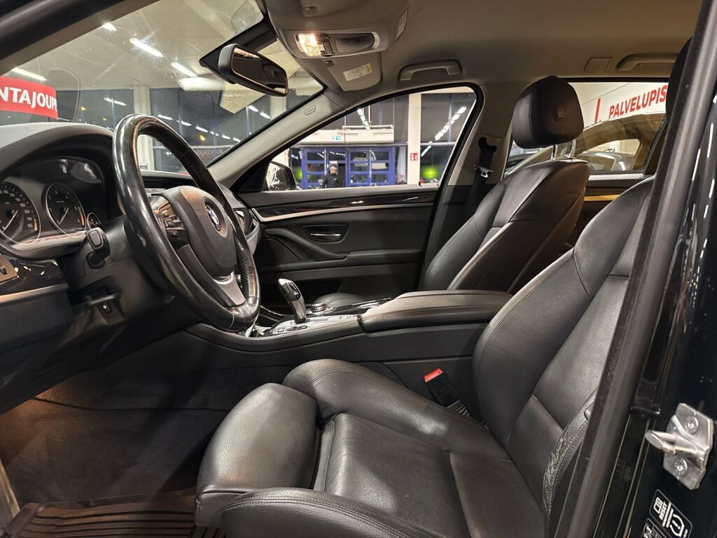 BMW 520 2014 Musta