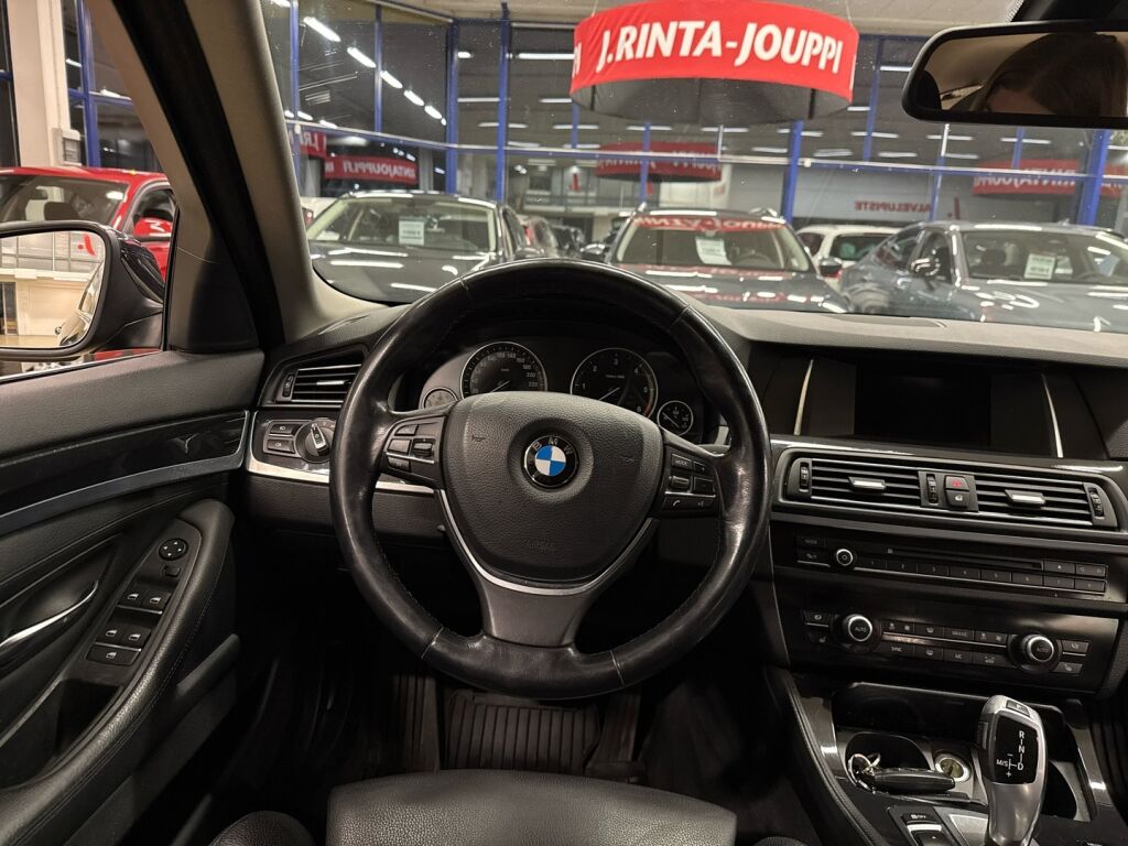 BMW 520 2014 Musta
