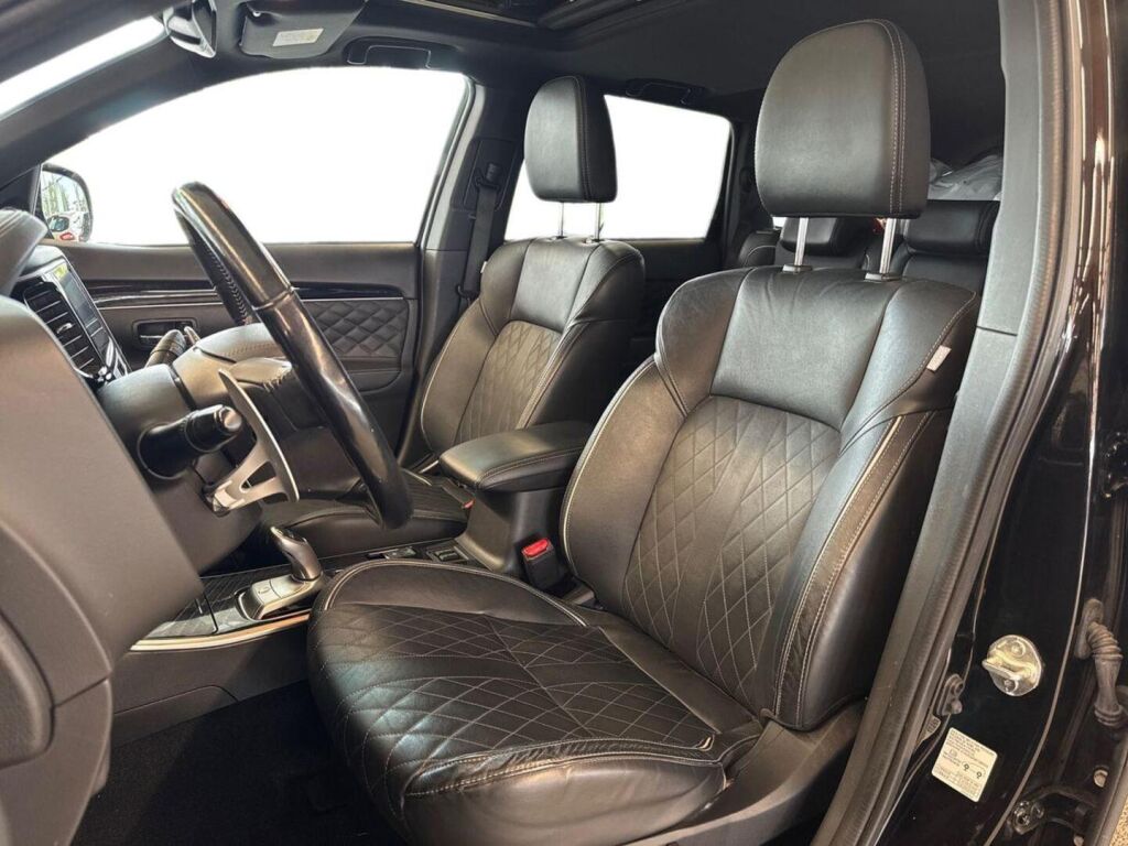 Mitsubishi Outlander PHEV 2019 Musta