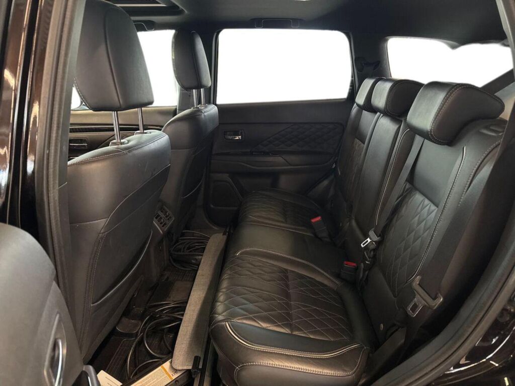 Mitsubishi Outlander PHEV 2019 Musta