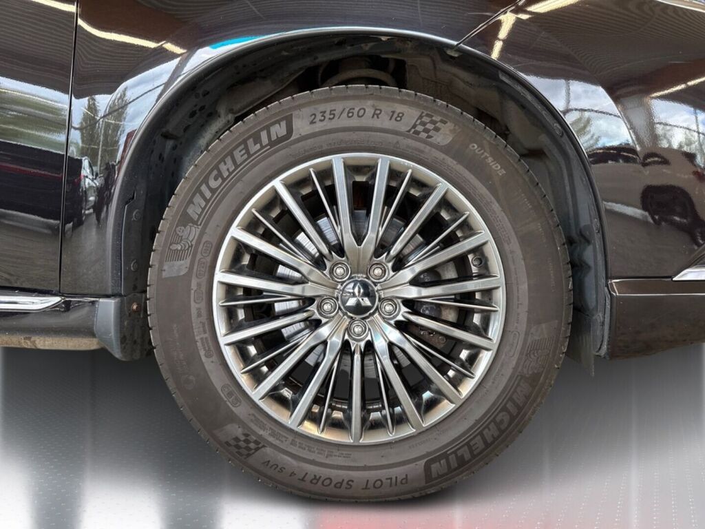 Mitsubishi Outlander PHEV 2019 Musta