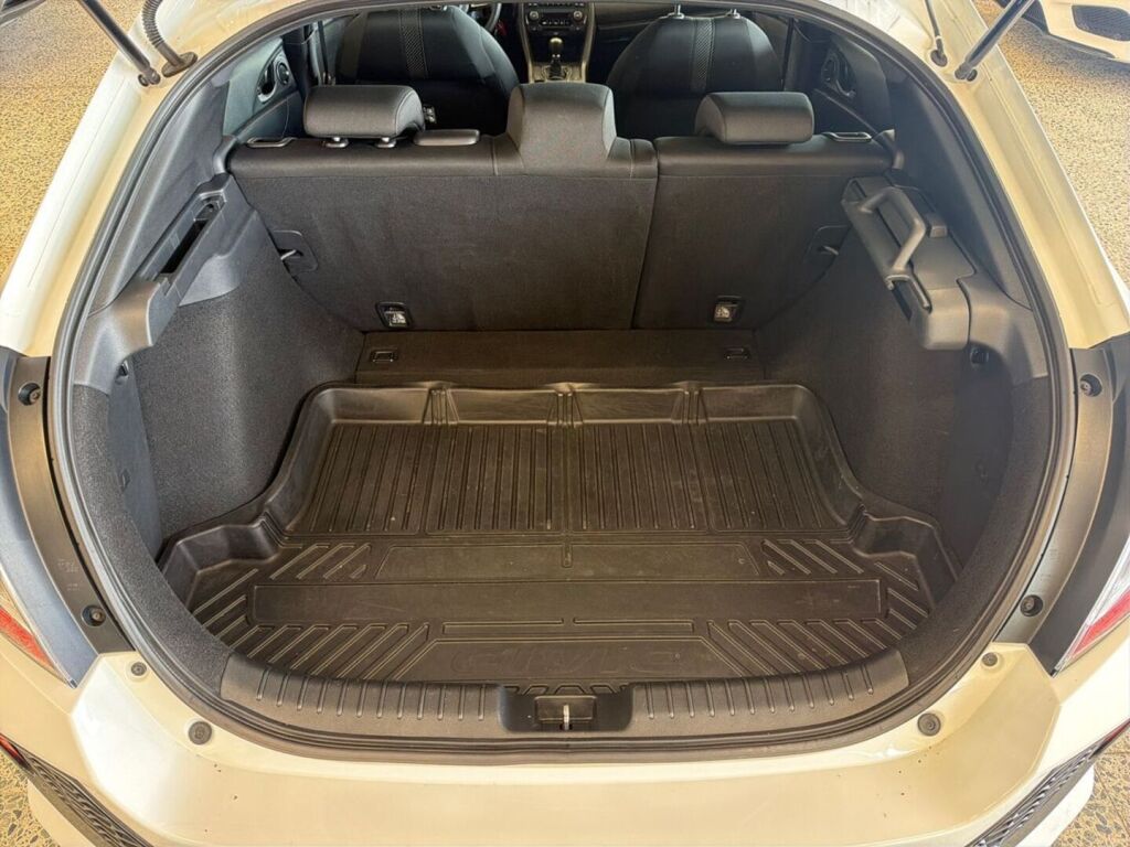 Honda Civic 2018 Valkoinen