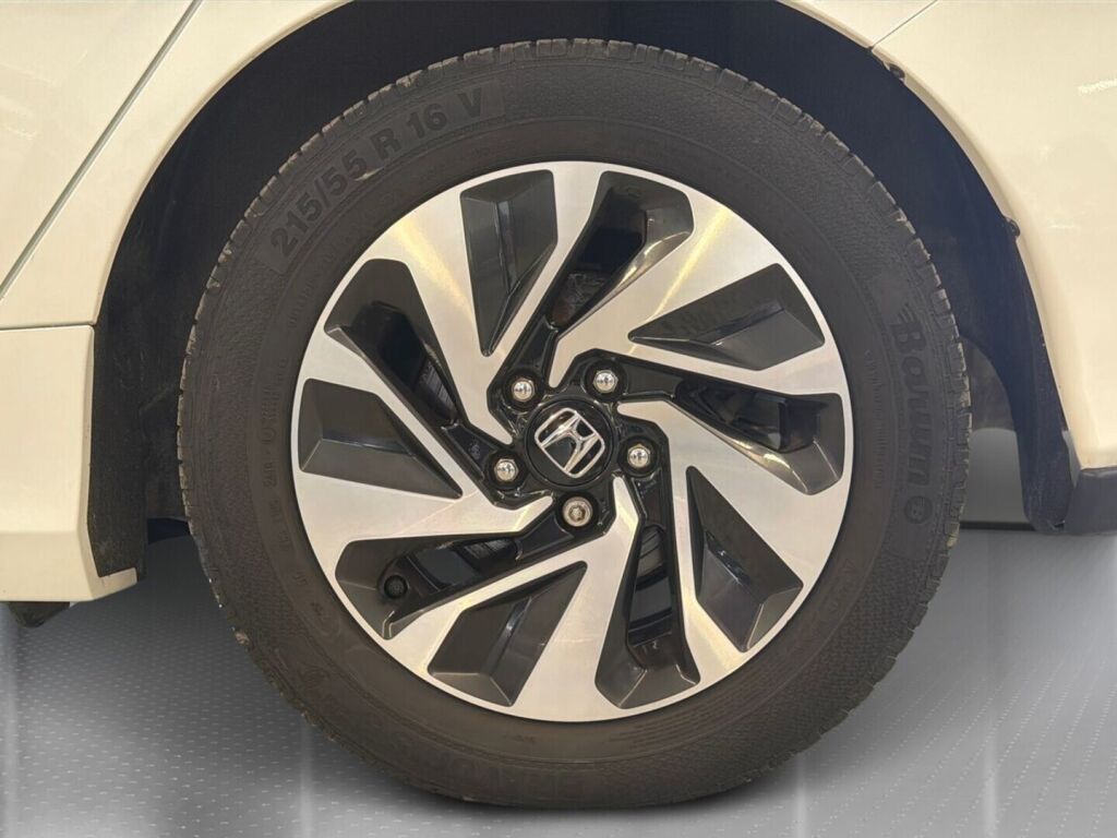 Honda Civic 2018 Valkoinen