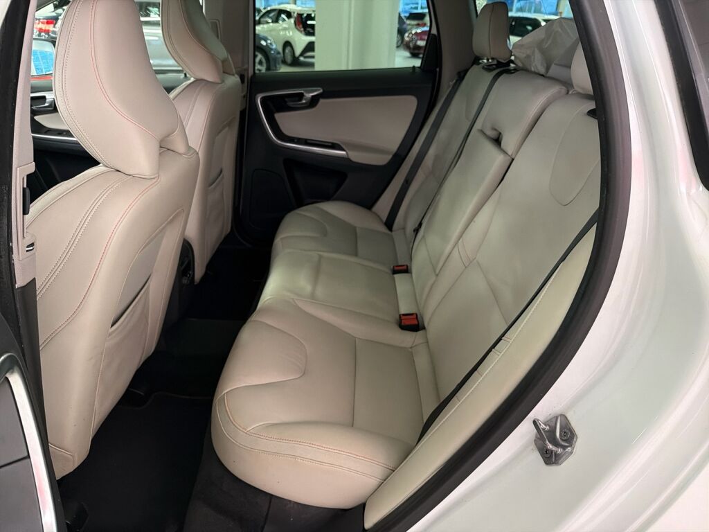 Volvo XC60 2015 Valkoinen