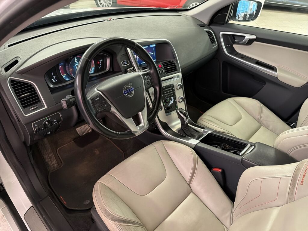 Volvo XC60 2015 Valkoinen