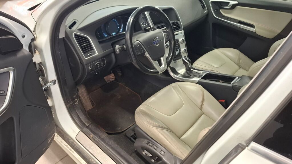 Volvo XC60 2015 Valkoinen