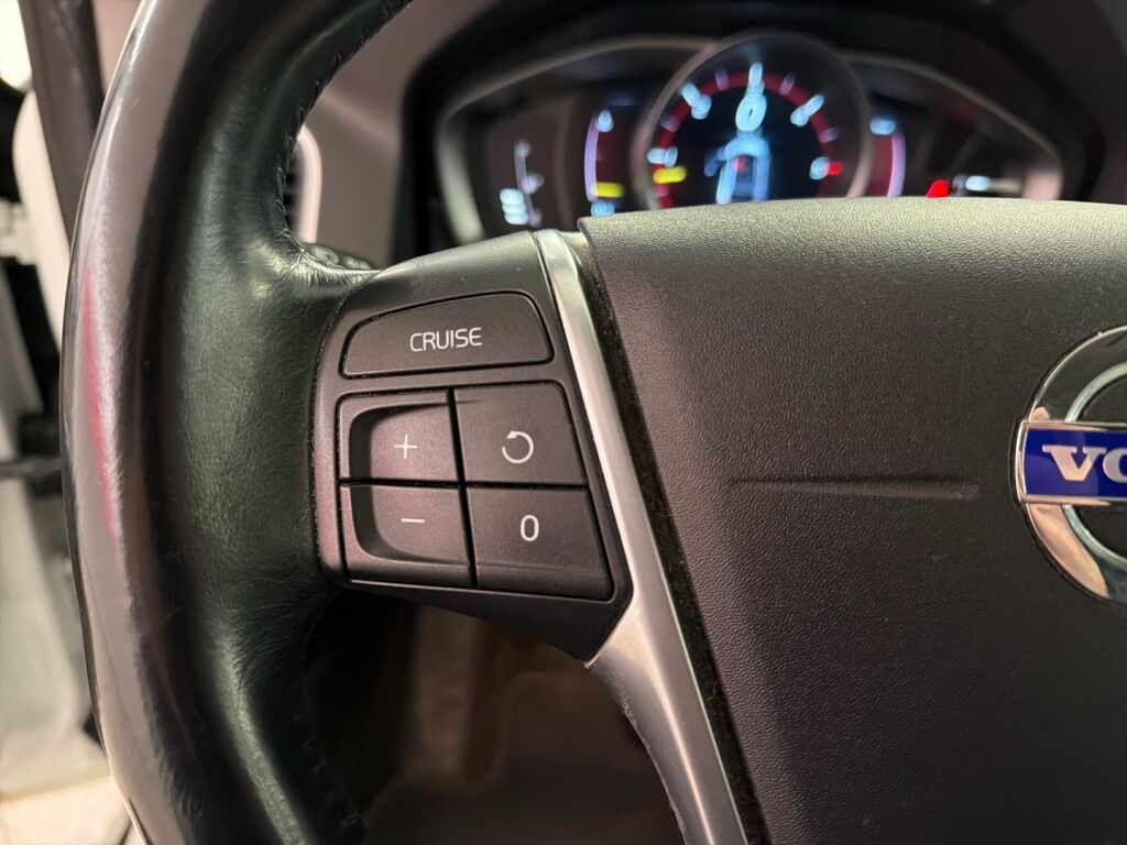 Volvo XC60 2015 Valkoinen