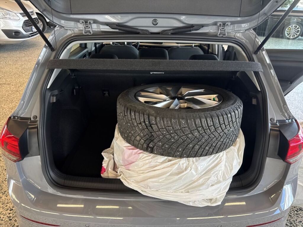 Volkswagen Golf 2020 Harmaa