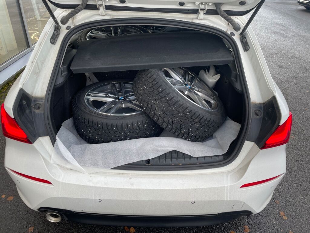 BMW 118 2021 Valkoinen