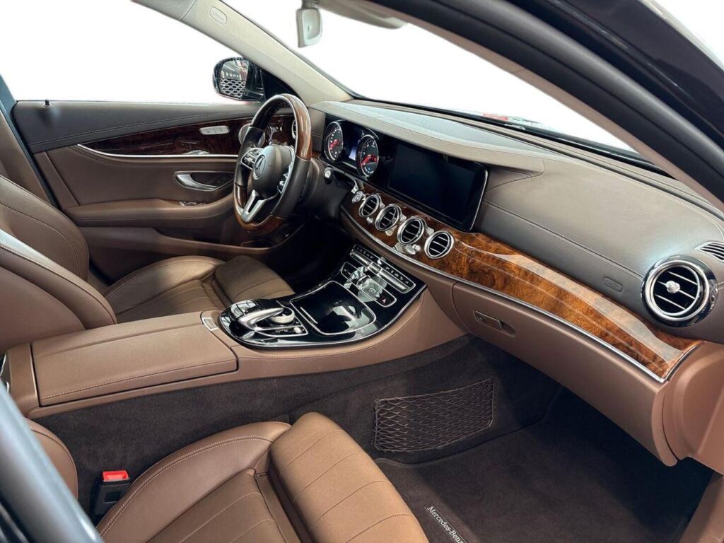 Mercedes-Benz E 2020 Musta
