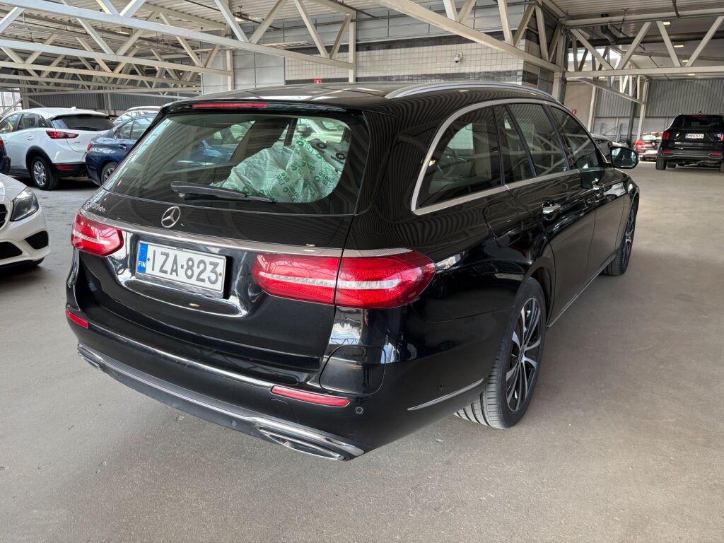 Mercedes-Benz E 2020 Musta