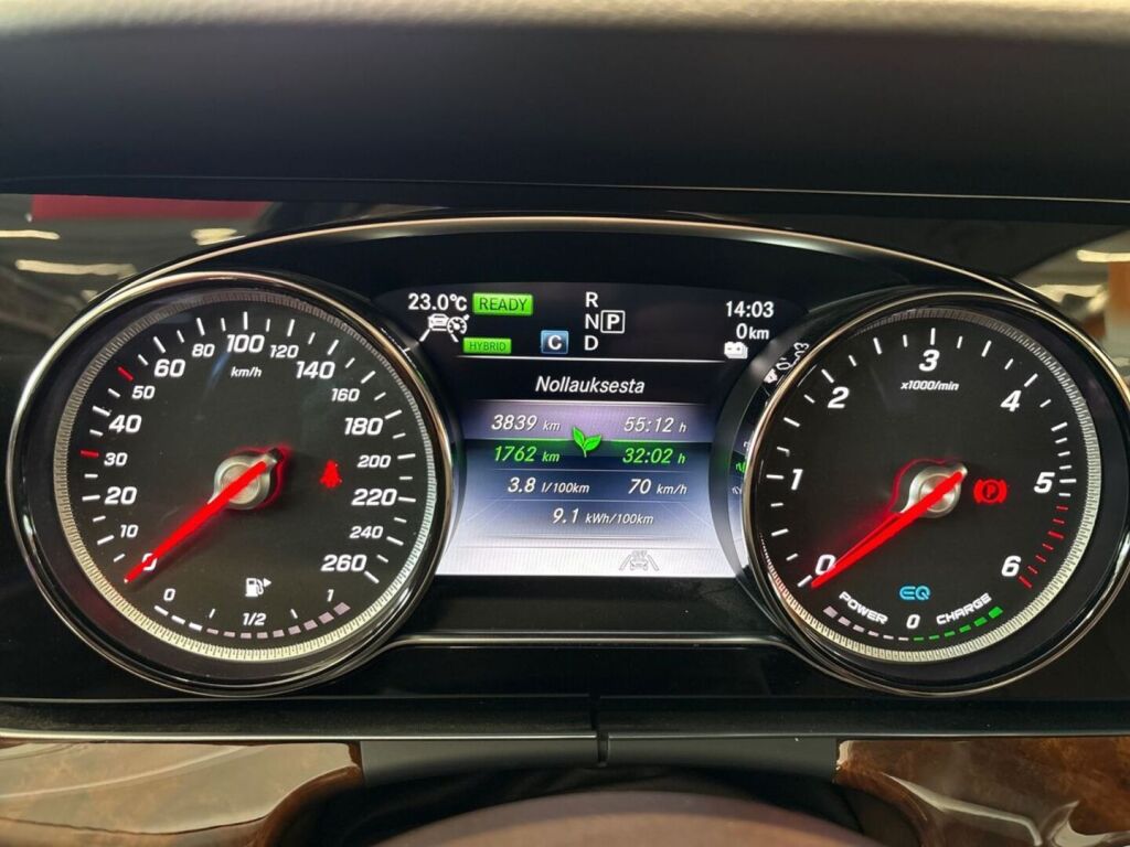 Mercedes-Benz E 2020 Musta