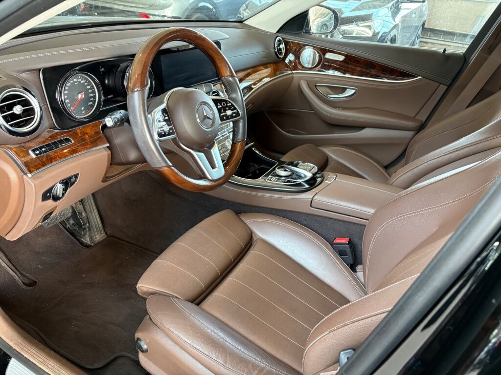 Mercedes-Benz E 2020 Musta