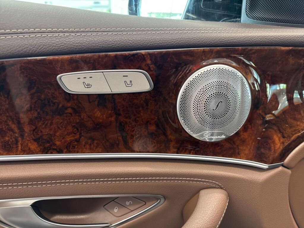 Mercedes-Benz E 2020 Musta