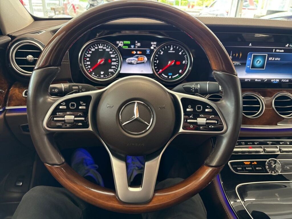 Mercedes-Benz E 2020 Musta