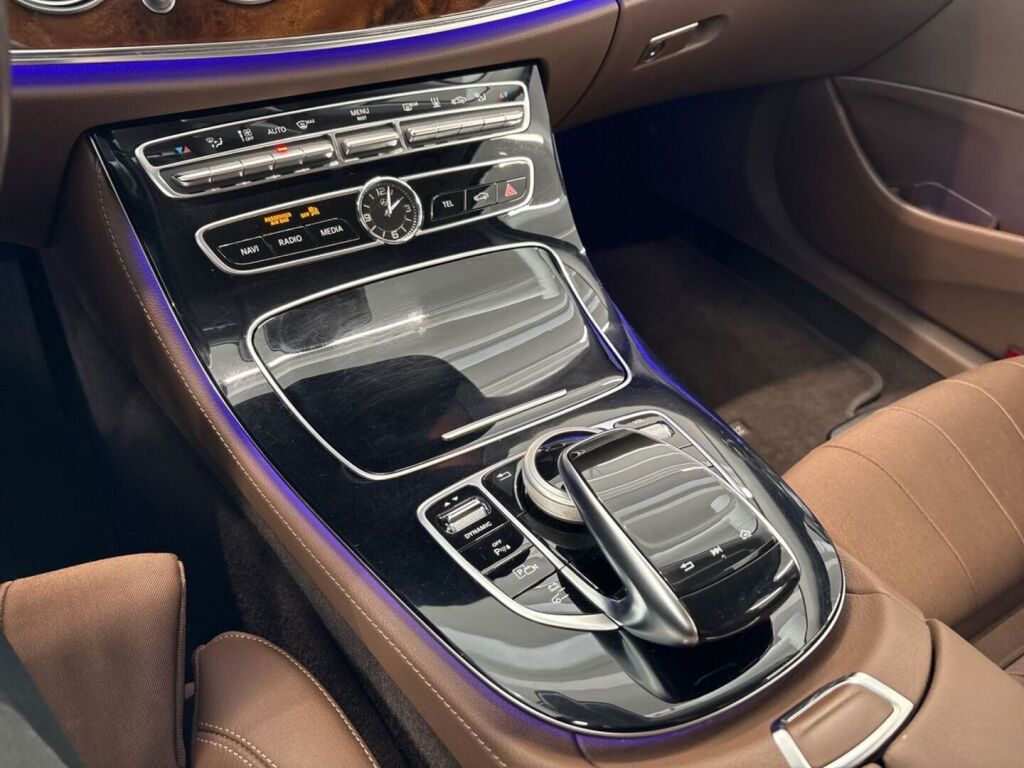 Mercedes-Benz E 2020 Musta