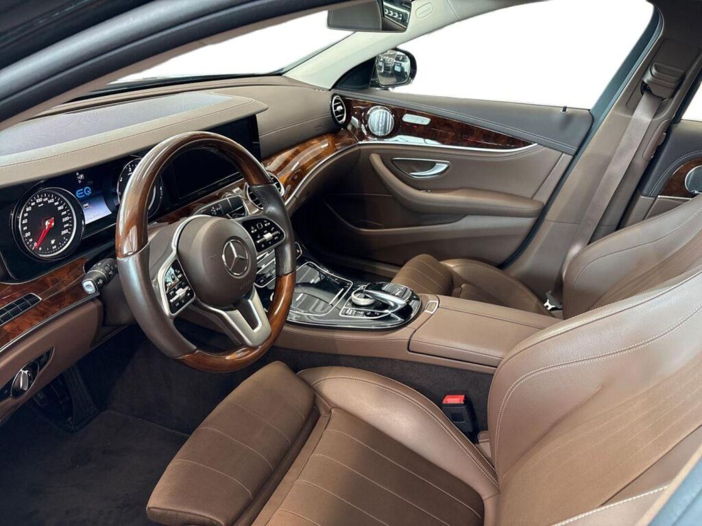 Mercedes-Benz E 2020 Musta