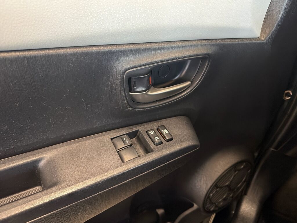 Toyota Yaris 2014 Musta