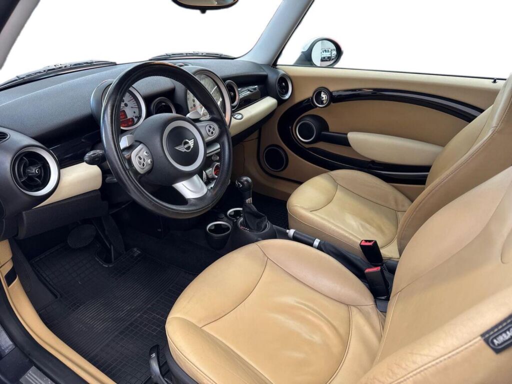 Mini Cooper 2007 Musta
