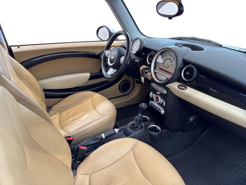 Mini Cooper 2007 Musta