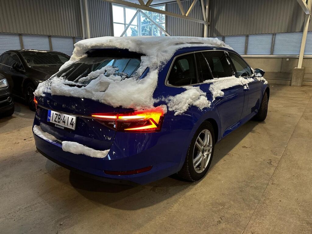 Skoda Superb 2021 Sininen