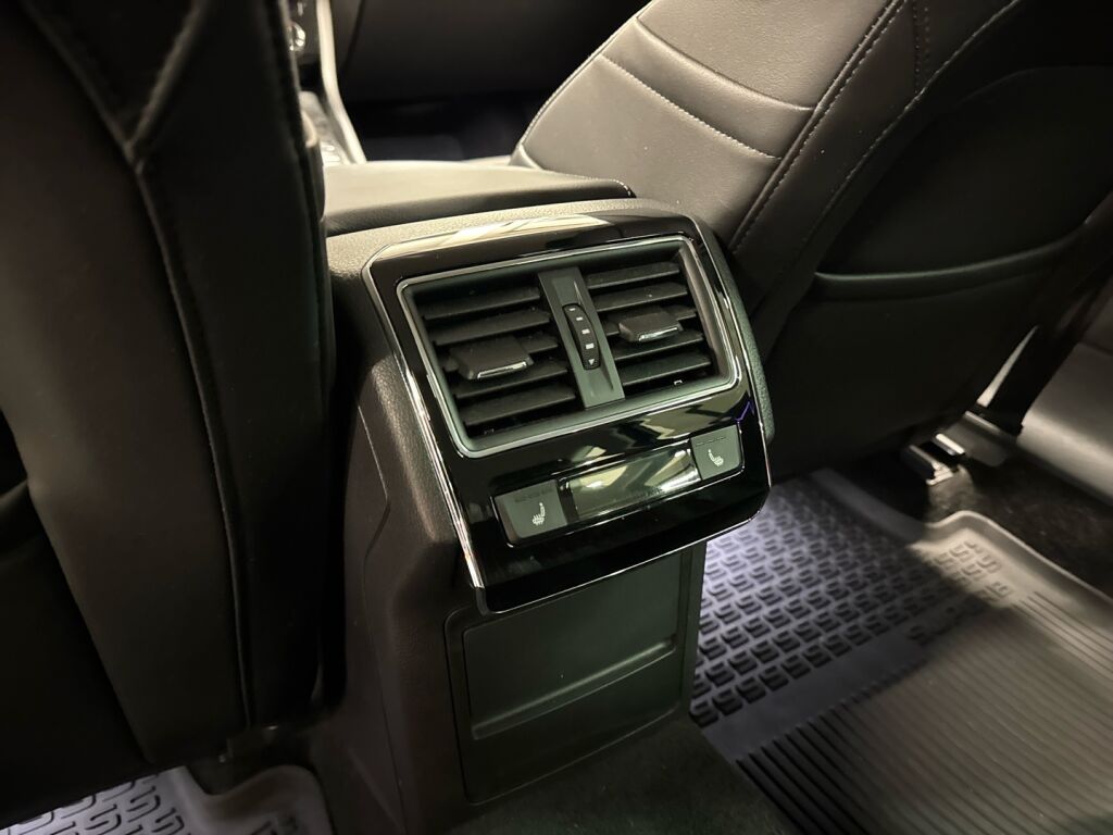 Skoda Superb 2021 Sininen